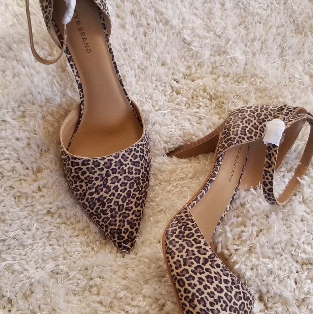 Shoes - Picture 6 of 11